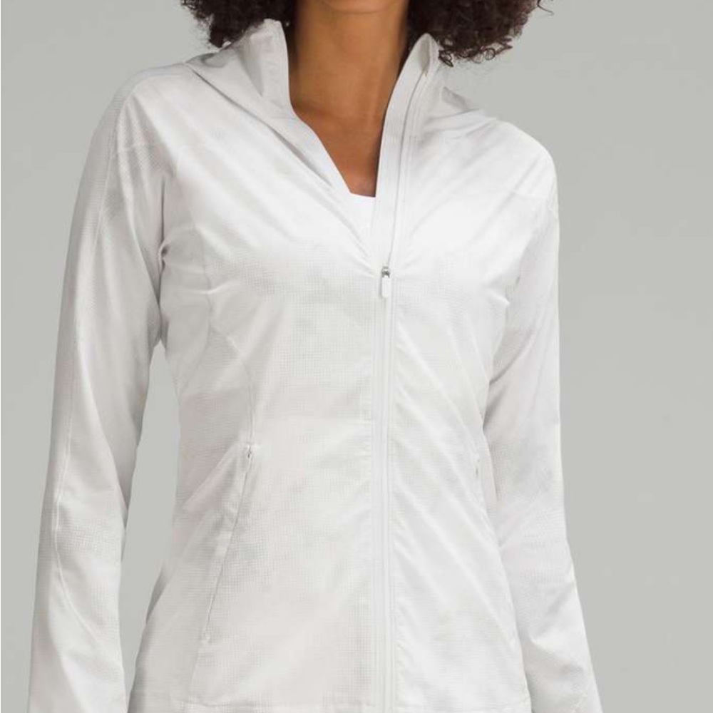 Lululemon jacket size 8 see photo 2